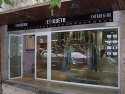 Handitzeko sakatu irudiaren gainean